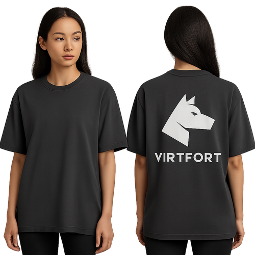 Playera para hacer ejercicio estilo aversize  con el logo en la espalda solamente 
Mi logo es este Estructura general:
El logo está compuesto por dos elementos:
	1.	Símbolo principal: una silueta blanca de la cabeza de un perro (Cerbero), diseñada en estilo geométrico minimalista.
	2.	Texto inferior: la palabra “VIRTFORT” en mayúsculas separadas, tipografía Zeniq Nano, sans-serif geométrica, con espaciado amplio entre letras.

⸻

🐺 Símbolo del Cerbero
	•	Forma general: perfil lateral derecho de la cabeza de un perro fuerte y vigilante.
	•	Estilo: vectorial, con líneas rectas y diagonales, sin contornos ni rellenos adicionales.
	•	Fondo: completamente transparente (la figura está formada solo por la silueta blanca).
	•	Trazos definidos:
	•	Hocico angular: parte frontal en una diagonal descendente de ~30°, terminando en una punta recta.
	•	Mandíbula inferior: línea horizontal corta (~20° hacia arriba) unida a una curva mínima que sube al cuello.
	•	Oreja principal: triángulo equilátero agudo (ángulo superior ~45°) apuntando hacia atrás.
	•	Cuello: trazo diagonal descendente hacia la derecha (~35°), marcando fuerza.
	•	Ojo: pequeño rombo o triángulo vacío centrado en el tercio superior.
	•	No hay sombras ni rellenos; todos los trazos son compactos y uniformes.

⸻

🅰️ Texto “VIRTFORT”
	•	Fuente: Zeniq Nano (o similar geométrica sin serifas).
	•	Estilo: mayúsculas, espaciadas, alineadas horizontalmente.
	•	Espaciado: entre cada letra hay un margen de 0.2x la altura de letra.
	•	Color: blanco puro (#FFFFFF) cuando va sobre fondos oscuros.
	•	Altura de letras: aprox. ⅓ del alto del símbolo.
	•	Grosor uniforme, líneas limpias, sin sombra ni degradado.

⸻

🎨 Paleta de color (usada según fondo)
	•	Blanco principal: #FFFFFF
	•	Alternativas del manual corporativo:
	•	Azul oscuro #001232
	•	Rojo vino #570F10
	•	Gris medio #666666
	•	Rosa pálido #E8C5DB
	•	Azul claro #92BBCD

⸻

⚖️ Proporciones
	•	El símbolo del perro ocupa el 65% del alto total del logo.
	•	El texto ocupa el 35% inferior, centrado horizontalmente.
	•	El ancho del texto “VIRTFORT” coincide con el ancho total del símbolo (alineación perfecta).
	•	Espacio vertical entre el símbolo y el texto: 10% de la altura de la letra.

⸻

🧭 Estilo general
	•	Minimalista, técnico y moderno.
	•	Simboliza virtud, fuerza, vigilancia y disciplina.
	•	Se adapta a ropa deportiva premium y superficies textiles.
