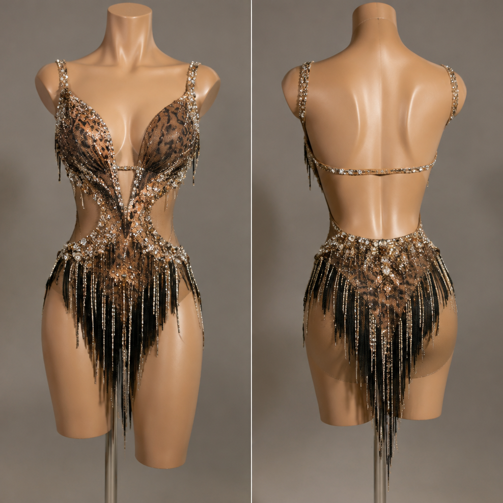 il vestito dovrà essere un body di danza con un tessuto velato tigrato marrone e nero sul seno delle coppe ma tutte brillanti nate dietro schiena scoperta al di sotto gonna che cade a triangolo rovesciato con frange
photorealistic fashion design, il vestito dovrà essere un body di danza con un tessuto velato tigrato marrone e nero sul seno delle coppe ma tutte brillanti nate dietro schiena scoperta al di sotto gonna che cade a triangolo rovesciato con frange , just the design no text, show front and back